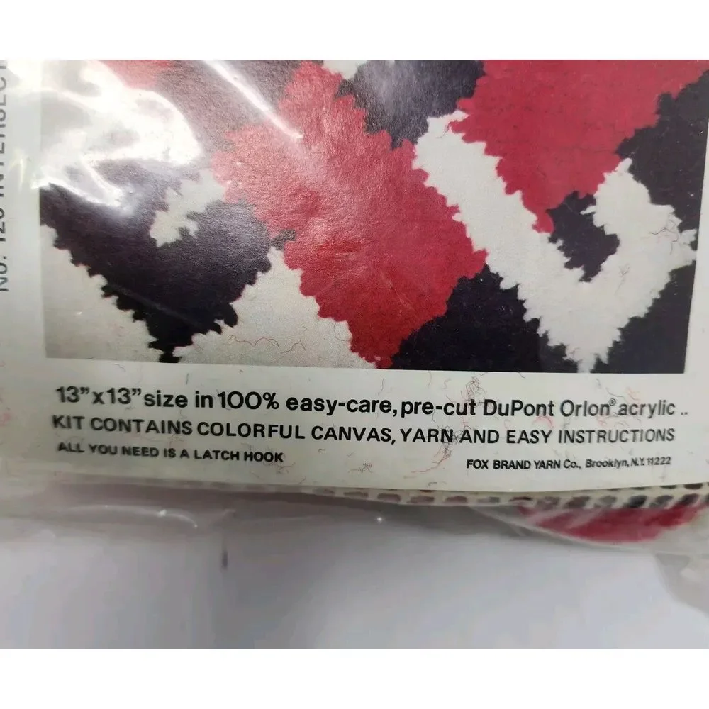 New Vintage Fox Brand Yarns Latch Hook Pillows Wall‎ Hangings # 120 Intersection